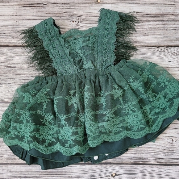 Baby Girl Christmas Dress Green White Fringe Sleeve Christmas Dress NWT - Picture 6 of 15